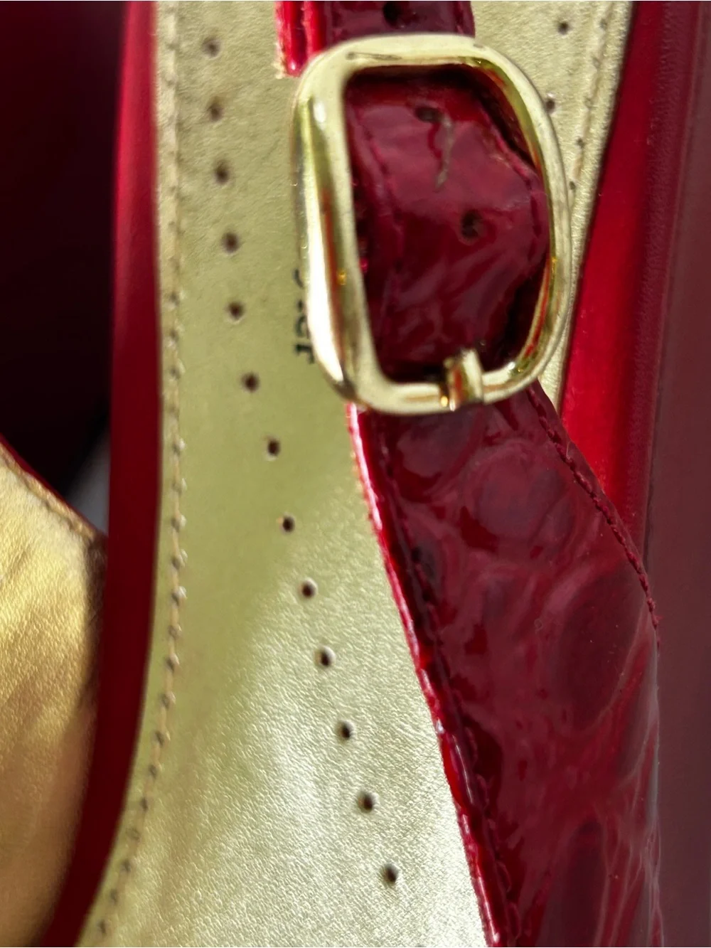 Richard Tyler Womens 7 Red Alligator Platform Wedge Sandal Slingback Gold Buckle